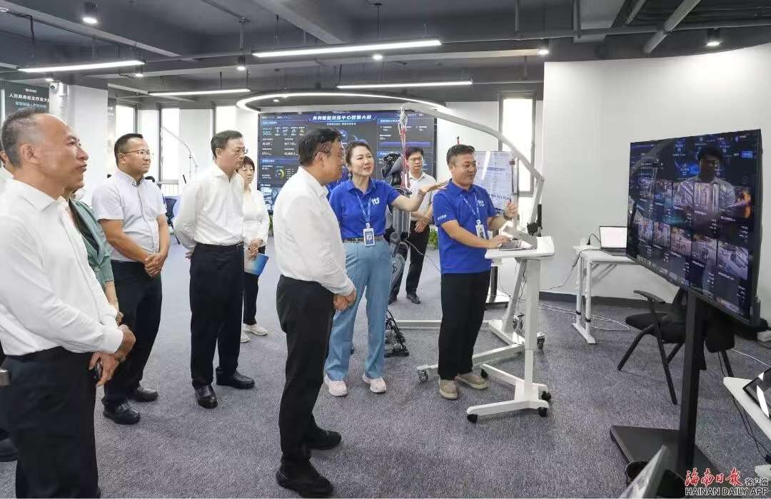冯飞在三亚调研树立和践行正确政绩观学习教育和经济社会发展情况
